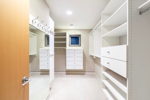 687 Beachview Drive, North Vancouver, BC 