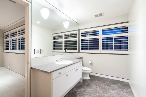 687 Beachview Drive, North Vancouver, BC 