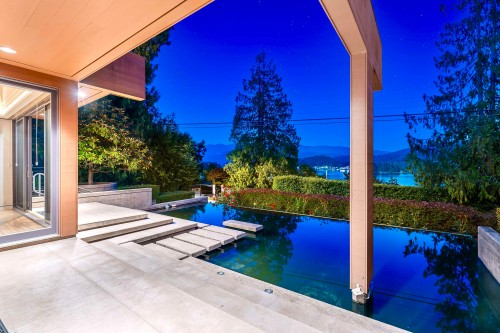 687 Beachview Drive, North Vancouver, BC 