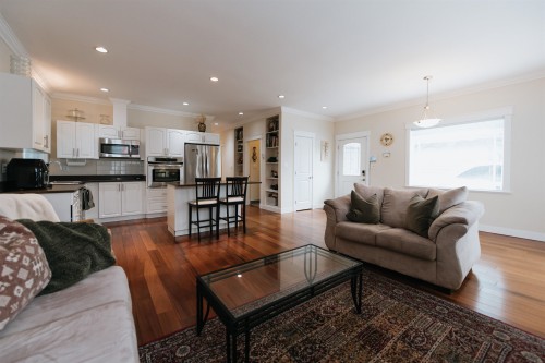 766 Gerussi Lane, Gibsons, BC 