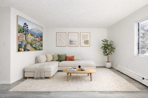 215-830 7th Avenue E Vancouver, BC V5T 4J2