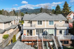 205 18th Street E North Vancouver, BC V7L 2X7