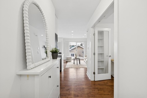 205 18Th Street E, North Vancouver, BC 