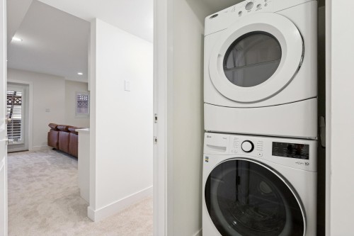 205 18Th Street E, North Vancouver, BC 