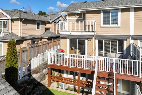 205 18Th Street E, North Vancouver, BC 