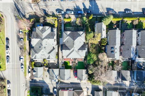 205 18Th Street E, North Vancouver, BC 