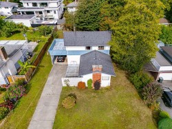 7475 Colleen Street  Burnaby, BC V5A 2A5