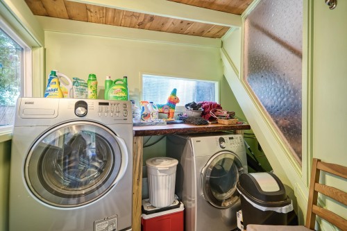 6582 Sunshine Coast Highway, Sechelt, BC 