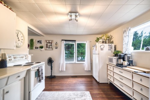 6582 Sunshine Coast Highway, Sechelt, BC 