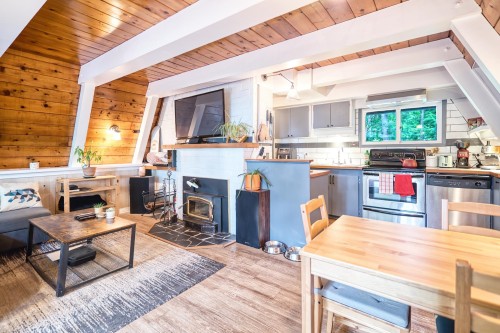 6582 Sunshine Coast Highway, Sechelt, BC 