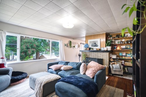 6582 Sunshine Coast Highway, Sechelt, BC 