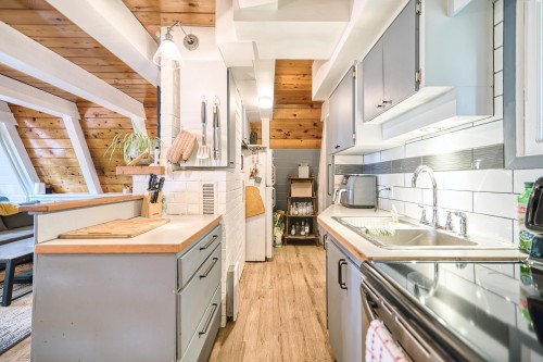 6582 Sunshine Coast Highway, Sechelt, BC 