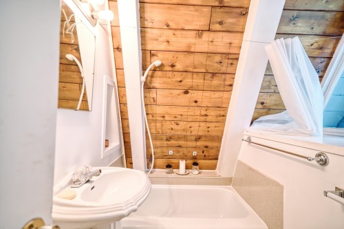 6582 Sunshine Coast Highway, Sechelt, BC 