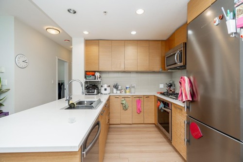 2801-3102 Windsor Gate, Coquitlam, BC 