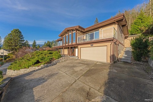 3 Crawford Bay, Port Moody, BC 