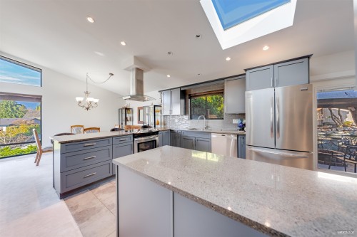 3 Crawford Bay, Port Moody, BC 