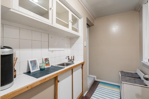 967 8Th Avenue W, Vancouver, BC 