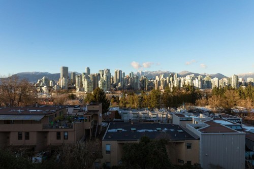 967 8Th Avenue W, Vancouver, BC 