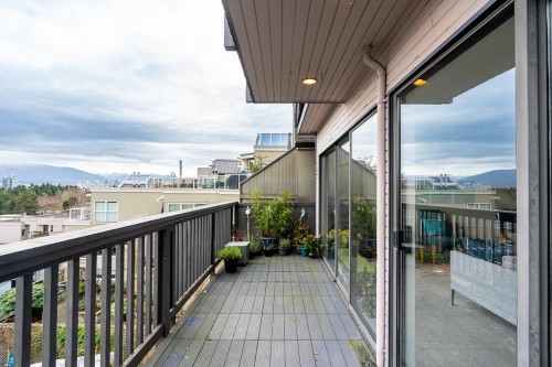 967 8Th Avenue W, Vancouver, BC 