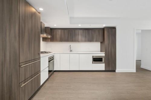 854-6328 No.3 Road, Richmond, BC 