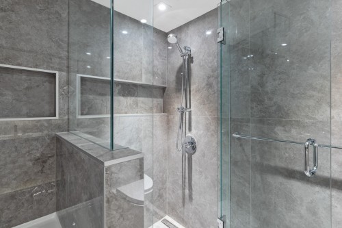 854-6328 No.3 Road, Richmond, BC 