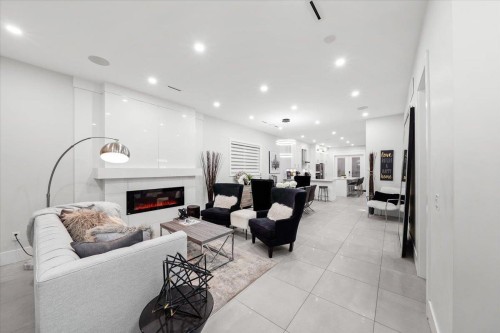 1041 Stewart Avenue, Coquitlam, BC 