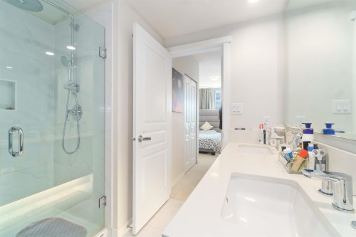1502-3096 Windsor Gate, Coquitlam, BC 