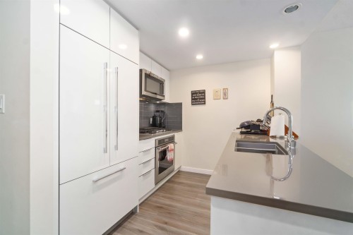 1502-3096 Windsor Gate, Coquitlam, BC 