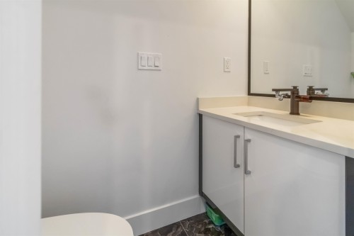 102-7088 Sperling Avenue, Burnaby, BC 