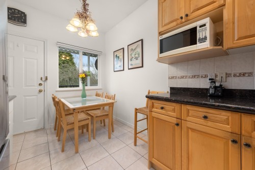 2423 4Th Avenue E, Vancouver, BC 