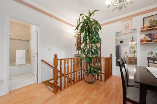 2423 4Th Avenue E, Vancouver, BC 