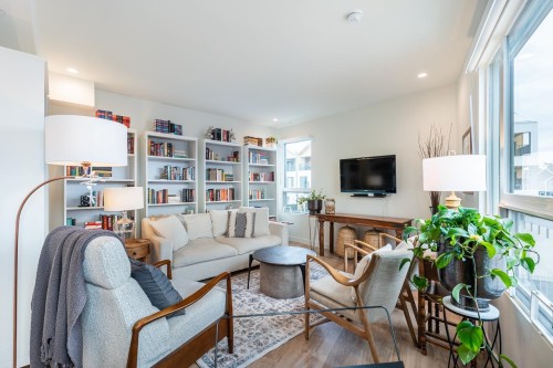 12-6340 Market Avenue  Delta, BC V4L 0B1