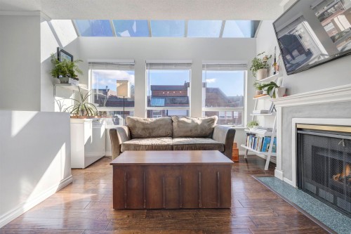 309-3721 Delbrook Avenue  North Vancouver, BC V7N 3Z4