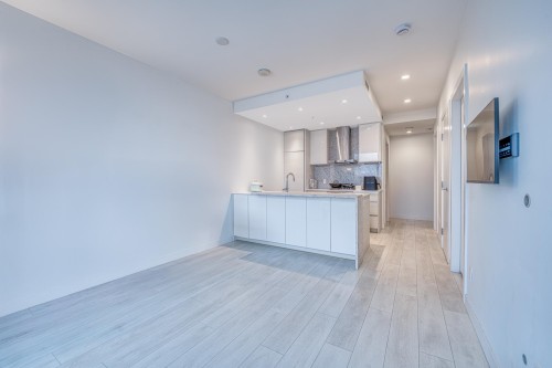 1711-6098 Station Street, Burnaby, BC 