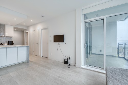 1711-6098 Station Street, Burnaby, BC 