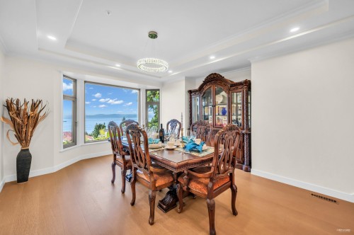 2662 Chelsea Place, West Vancouver, BC 