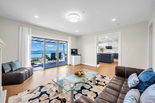 2662 Chelsea Place, West Vancouver, BC 