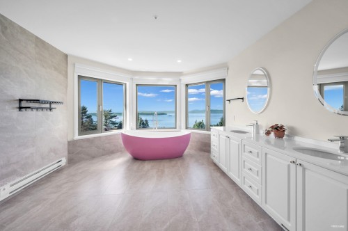 2662 Chelsea Place, West Vancouver, BC 