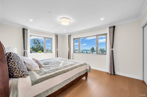 2662 Chelsea Place, West Vancouver, BC 