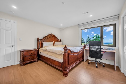 2662 Chelsea Place, West Vancouver, BC 