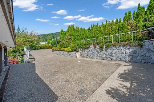 2662 Chelsea Place, West Vancouver, BC 