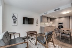 212-89 Nelson Street  Vancouver, BC V6Z 0E7