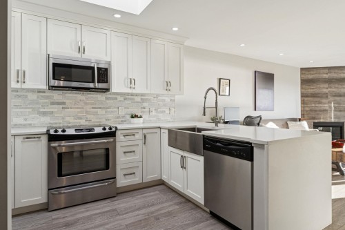 305-175 4th Street W North Vancouver, BC V7M 1H6