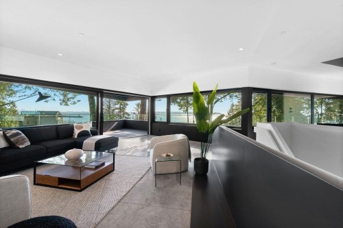 4166 Rose Crescent, West Vancouver, BC 