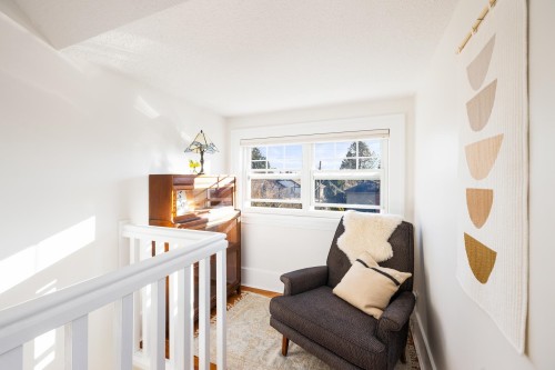 404 15Th Street E, North Vancouver, BC 