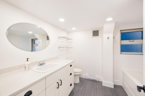 404 15Th Street E, North Vancouver, BC 