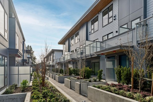 210-921 Grant Street  Coquitlam, BC V3J 0S2