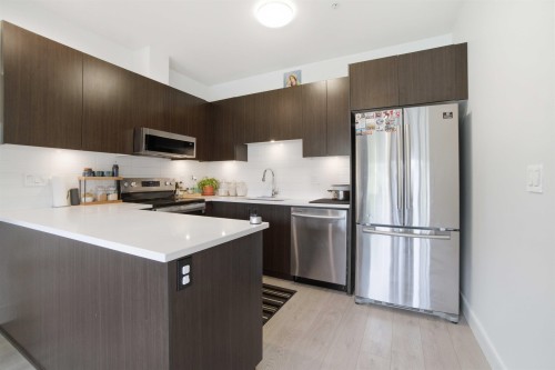 204-1633 Tatlow Avenue, North Vancouver, BC 