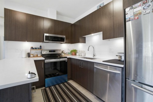 204-1633 Tatlow Avenue, North Vancouver, BC 