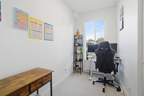 204-1633 Tatlow Avenue, North Vancouver, BC 